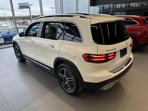 2026 Mercedes-Benz GLB 250 4MATIC
