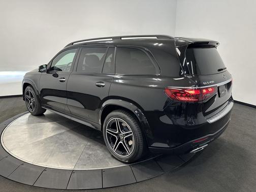 Obsidian Black Metallic 2026 Mercedes-Benz GLS 450 4MATIC