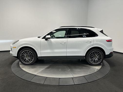 2023 Porsche Cayenne Platinum Edition