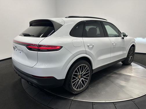 2023 Porsche Cayenne Platinum Edition