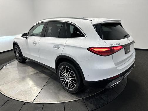 2026 Mercedes-Benz GLC 300 4MATIC