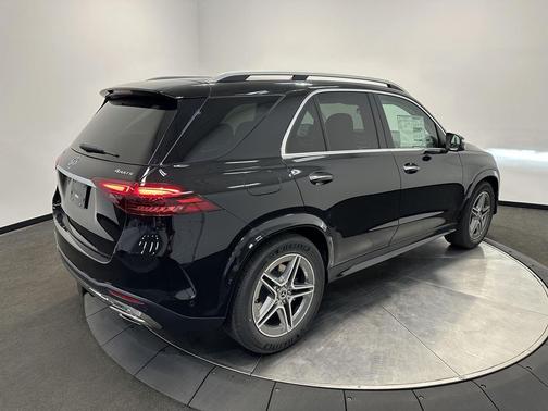 BLACK 2026 Mercedes-Benz GLE 450 4MATIC