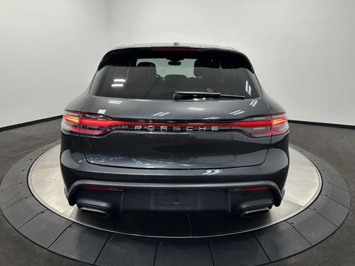 2022 Porsche Macan Macan