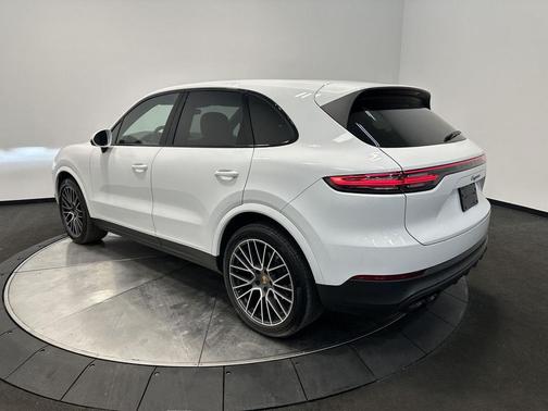 2023 Porsche Cayenne Platinum Edition