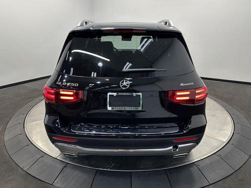 2026 Mercedes-Benz GLB 250 4MATIC