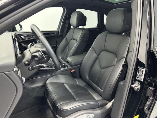 2025 Porsche Macan T