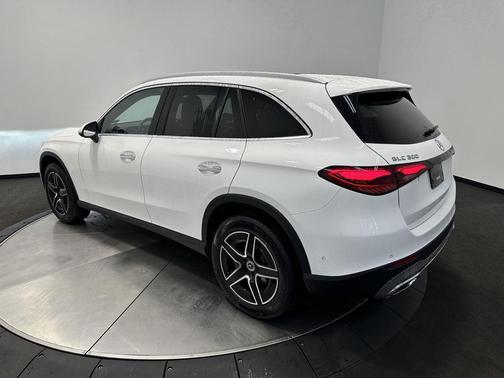 Polar White 2026 Mercedes-Benz GLC 300 4MATIC