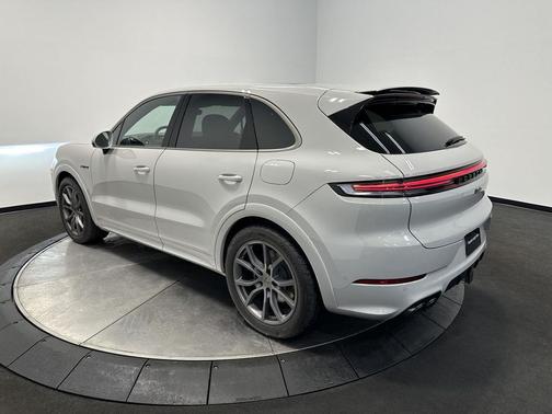 2025 Porsche Cayenne Cayenne Turbo E-Hybrid