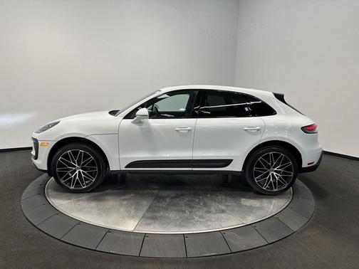 2025 Porsche Macan T