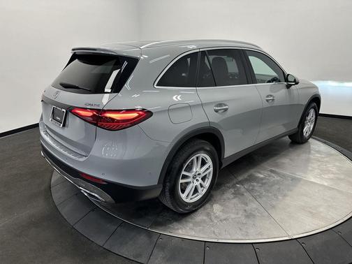 2026 Mercedes-Benz GLC 300 4MATIC
