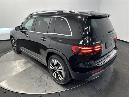 2025 Mercedes-Benz GLB 250 4MATIC