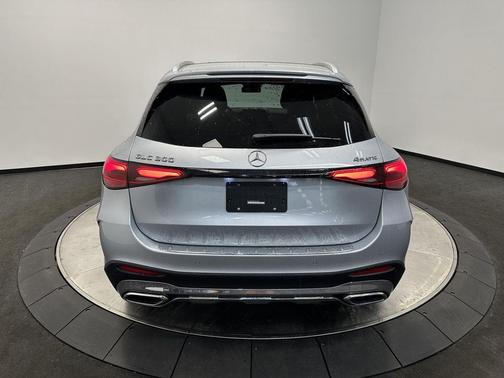 2026 Mercedes-Benz GLC 300 4MATIC