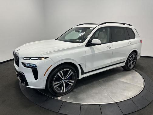 Alpine White 2023 BMW X7 xDrive40i
