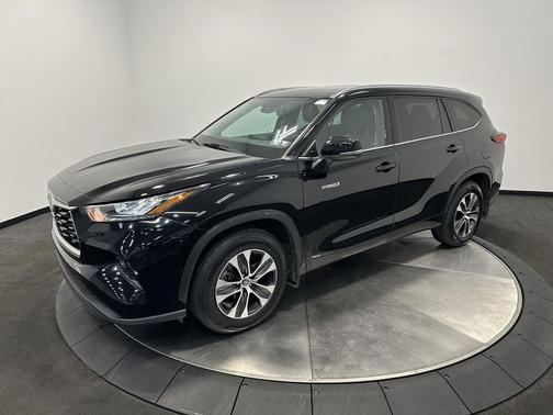 2020 Toyota Highlander Hybrid XLE