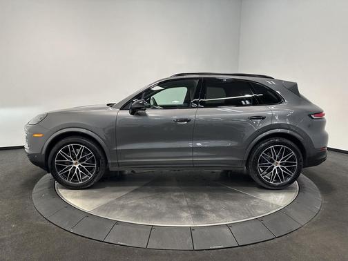 2025 Porsche Cayenne Base