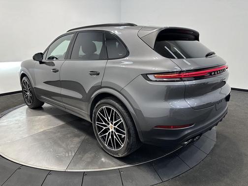 2025 Porsche Cayenne Base