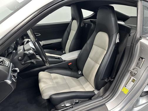 2021 Porsche 718 Cayman S