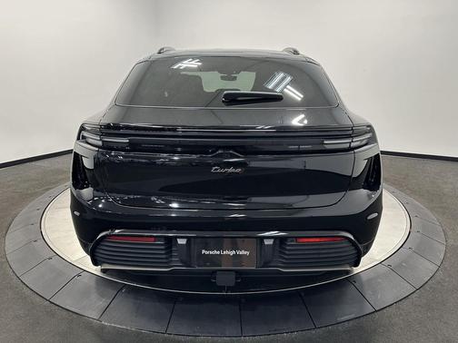 2024 Porsche Macan Turbo