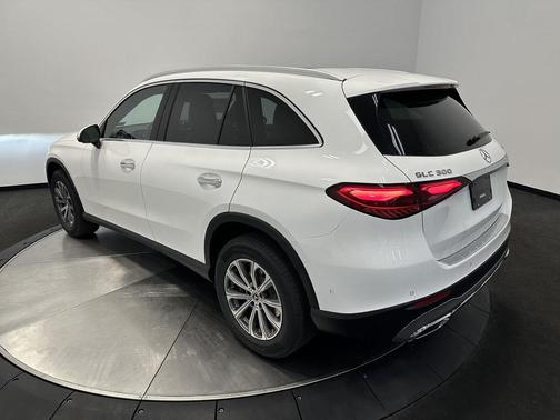 2026 Mercedes-Benz GLC 300 4MATIC