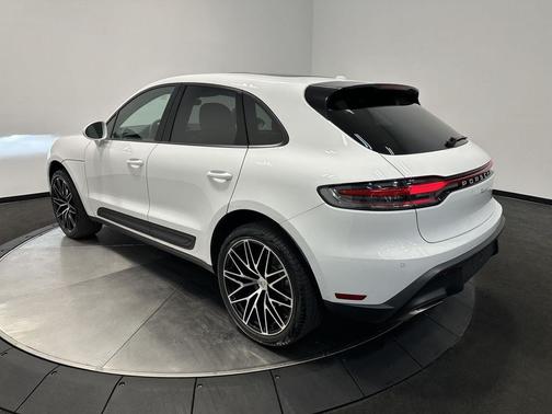 2025 Porsche Macan Macan