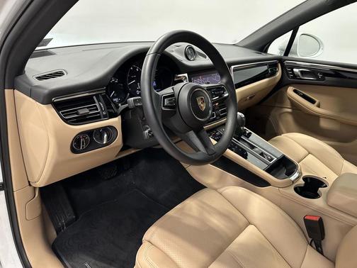 2025 Porsche Macan Macan