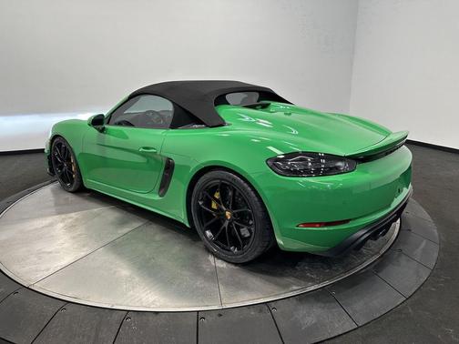 2021 Porsche 718 Spyder Roadster