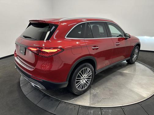 2026 Mercedes-Benz GLC 300 4MATIC