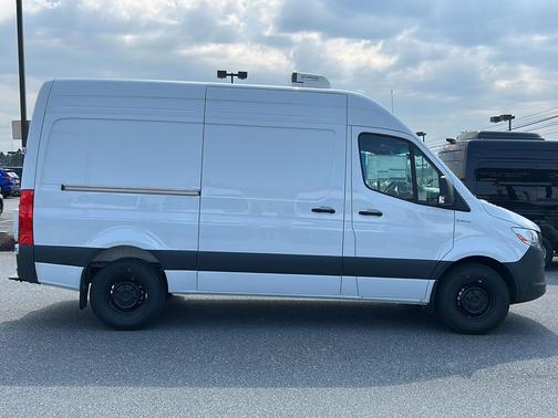 Arctic White 2026 Mercedes-Benz Sprinter 2500 High Roof