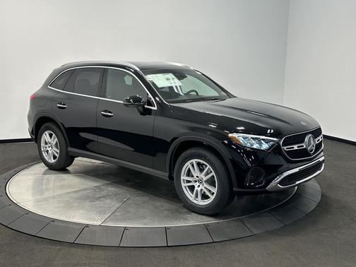 BLACK 2026 Mercedes-Benz GLC 300 4MATIC