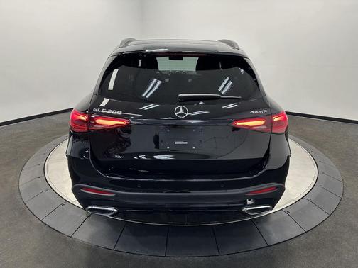 2025 Mercedes-Benz GLC 300 4MATIC
