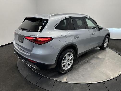 2026 Mercedes-Benz GLC 300 4MATIC