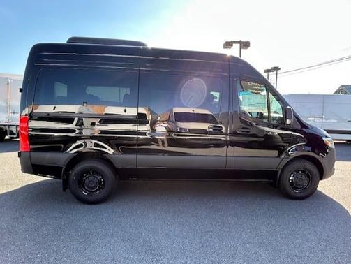 2025 Mercedes-Benz Sprinter 2500 Standard Roof