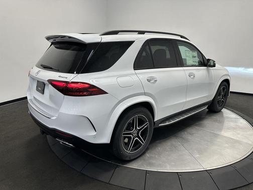 MANUFAKTUR Moonlight White Metallic 2026 Mercedes-Benz GLE 350 4MATIC