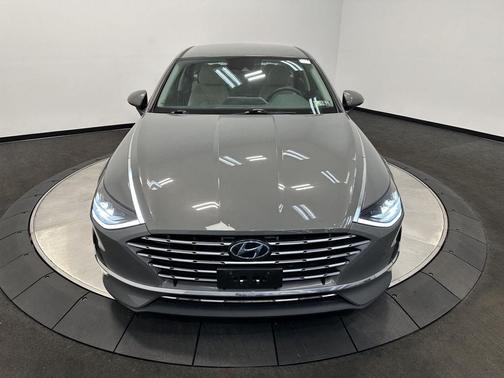 2020 Hyundai SONATA Hybrid Base