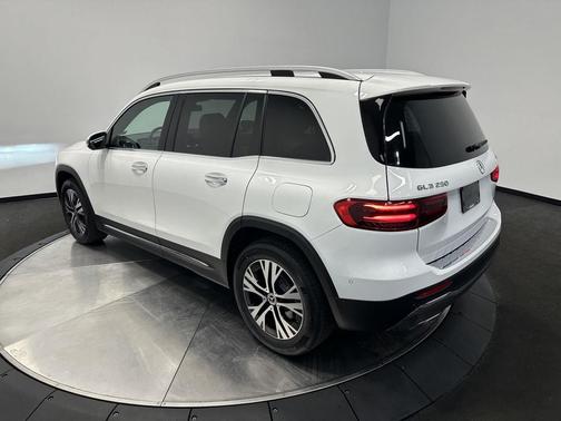 2025 Mercedes-Benz GLB 250 4MATIC