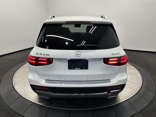 2025 Mercedes-Benz GLB 250 4MATIC