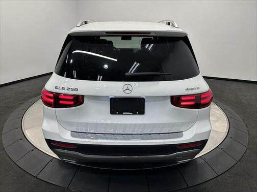 2025 Mercedes-Benz GLB 250 4MATIC