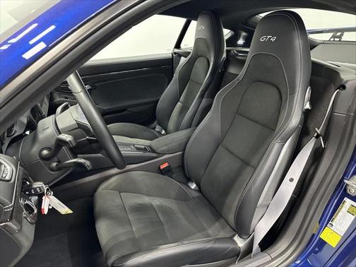 2022 Porsche 718 Cayman GT4
