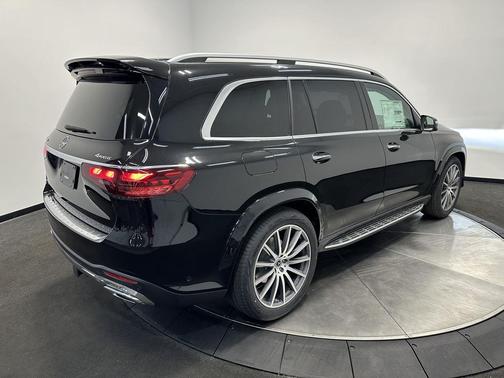 2026 Mercedes-Benz GLS 450 4MATIC