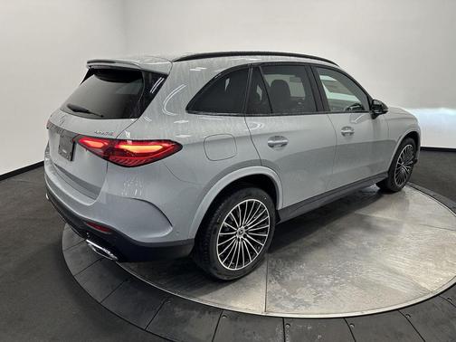 2026 Mercedes-Benz GLC 300 4MATIC