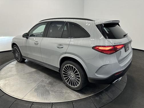 2026 Mercedes-Benz GLC 300 4MATIC