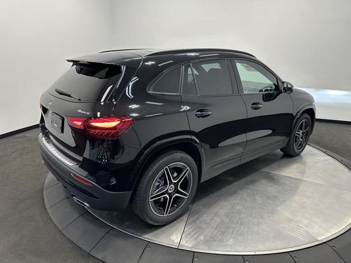 Night Black 2026 Mercedes-Benz GLA 250 4MATIC