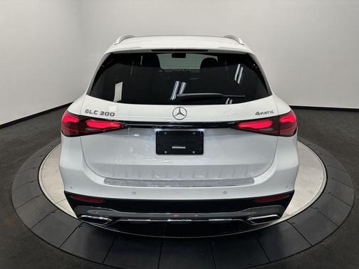 2026 Mercedes-Benz GLC 300 4MATIC