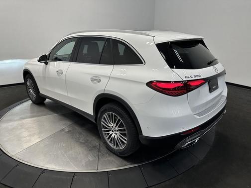 2026 Mercedes-Benz GLC 300 4MATIC