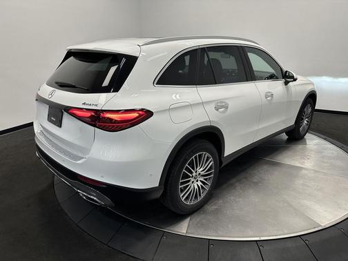 2026 Mercedes-Benz GLC 300 4MATIC