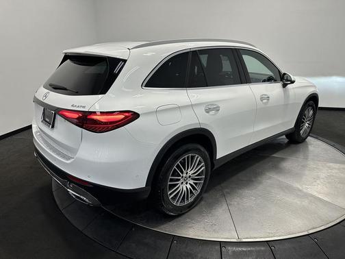 2026 Mercedes-Benz GLC 300 4MATIC
