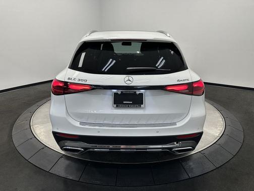 2026 Mercedes-Benz GLC 300 4MATIC