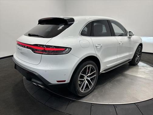 2023 Porsche Macan Base