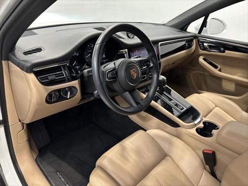 2023 Porsche Macan Base