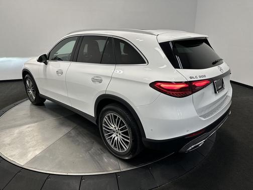 2025 Mercedes-Benz GLC 300 4MATIC